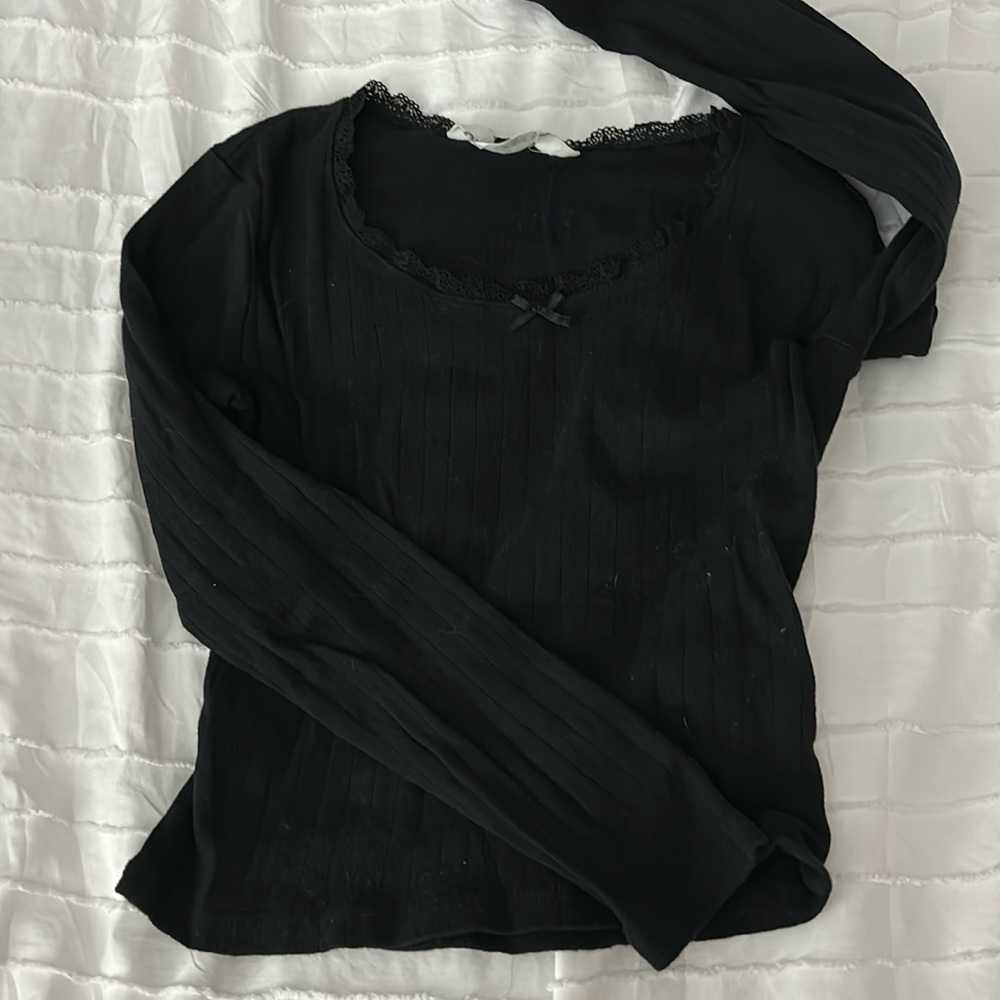 Black H&M longsleeve.
